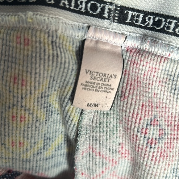 Victoria’s Secret thermal holiday print jogger pajama pants size medium - Picture 3 of 4